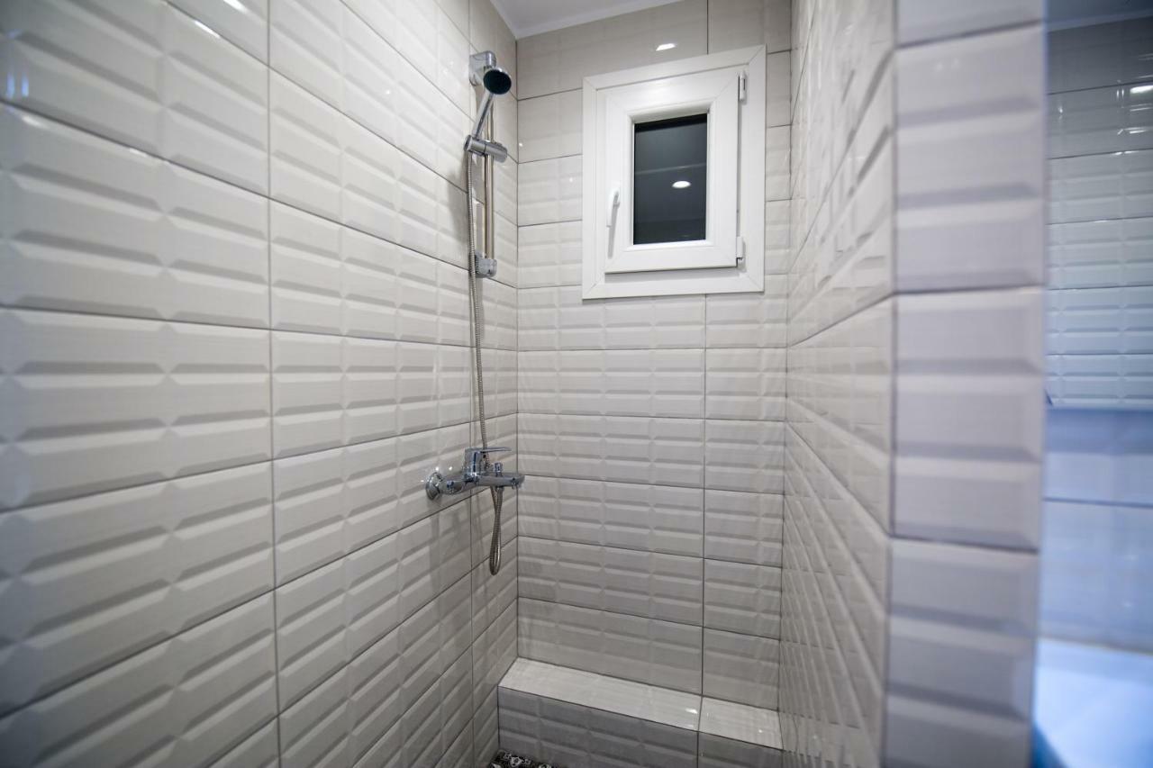 White Lux Apartment For 2 Vipgreece Athens Exterior photo