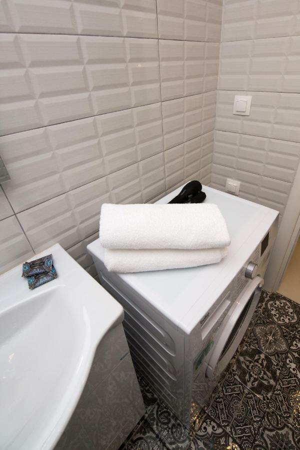 White Lux Apartment For 2 Vipgreece Athens Exterior photo